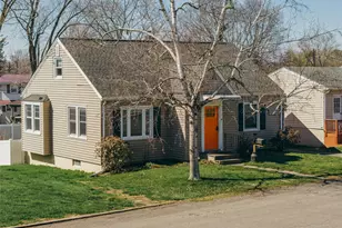 32 Ten Broeck Ave, Hudson, NY 12534 - Photo 2