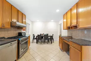3-35 Cresthaven Ln, Whitestone, NY 11357 - Photo 8