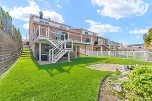 3-35 Cresthaven Ln, Whitestone, NY 11357 - Photo 2