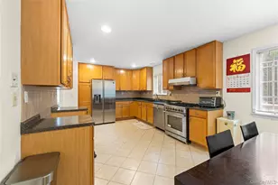 3-35 Cresthaven Ln, Whitestone, NY 11357 - Photo 4
