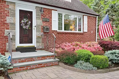 126 E Lewis Avenue, Pearl River, NY 10965 - Photo 4