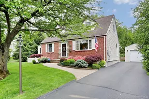 126 E Lewis Ave, Pearl River, NY 10965 - Photo 2