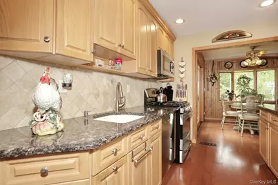 126 E Lewis Avenue, Pearl River, NY 10965 - Photo 18