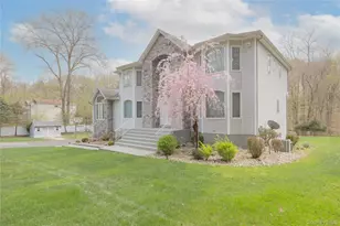 774 Haverstraw Rd, Suffern, NY 10901 - Photo 2