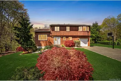 300 Chestnut Court, Yorktown Heights, NY 10598 - Photo 2