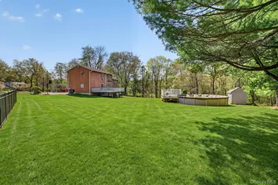 300 Chestnut Court, Yorktown Heights, NY 10598 - Photo 38