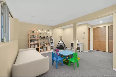 300 Chestnut Court, Yorktown Heights, NY 10598 - Photo 28