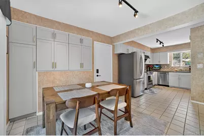 300 Chestnut Court, Yorktown Heights, NY 10598 - Photo 10