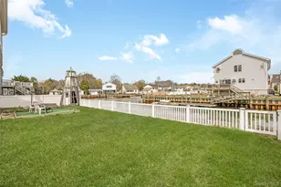 3729 Niami St, Seaford, NY 11783 - Photo 16