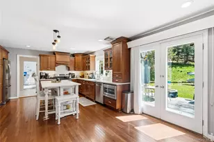 8 Dogwood Rd, Stony Brook, NY 11790 - Photo 14