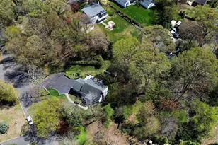 8 Dogwood Rd, Stony Brook, NY 11790 - Photo 2