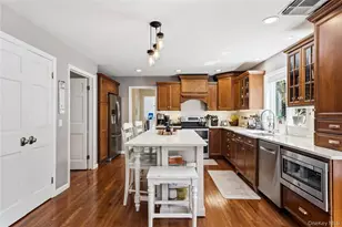 8 Dogwood Rd, Stony Brook, NY 11790 - Photo 16