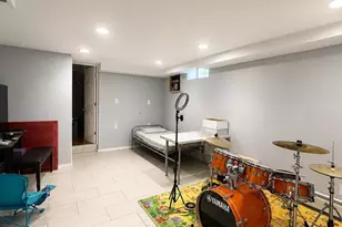 202-13 33rd Ave, Bayside, NY 11361 - Photo 14