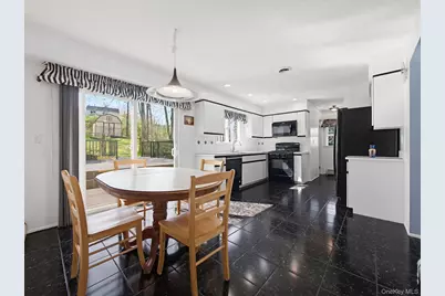 31 Dunnigan Drive, Pomona, NY 10970 - Photo 16