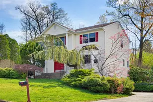 31 Dunnigan Dr, Pomona, NY 10970 - Photo 2