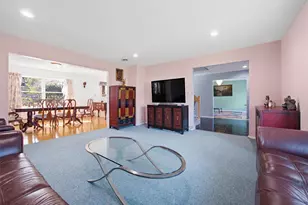 31 Dunnigan Dr, Pomona, NY 10970 - Photo 10