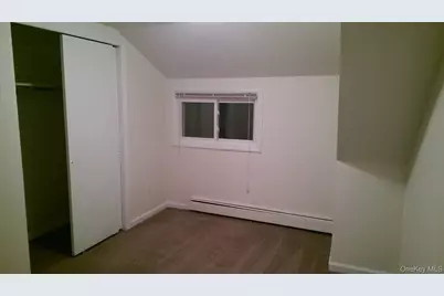 15 Falcon Lane, Levittown, NY 11756 - Photo 20