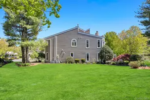 12 Kristin Ln, Hauppauge, NY 11788 - Photo 4