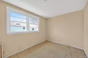 160 Albermarle Ave, Valley Stream, NY 11580 - Photo 14