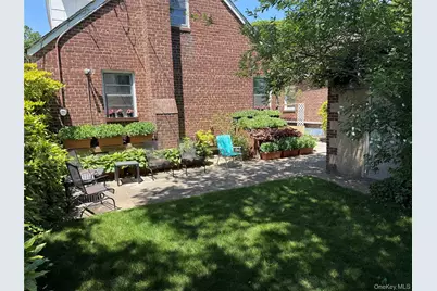 160 Albermarle Avenue, Valley Stream, NY 11580 - Photo 22