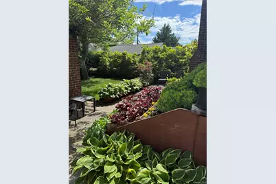 160 Albermarle Avenue, Valley Stream, NY 11580 - Photo 20