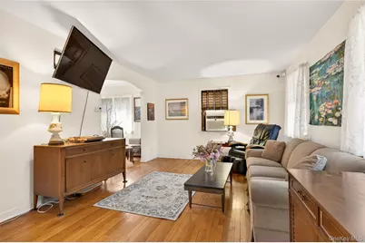 160 Albermarle Avenue, Valley Stream, NY 11580 - Photo 2