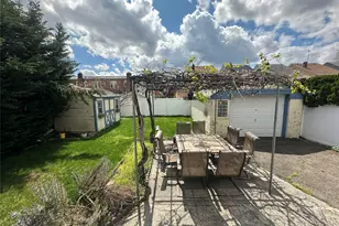 151-26 20th Ave, Whitestone, NY 11357 - Photo 32