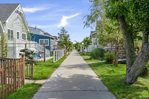 17 Bungalow Walk, Ocean Beach, NY 11770 - Photo 4