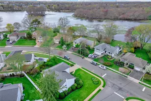 25 Lakeshore Blvd, Massapequa, NY 11758 - Photo 32