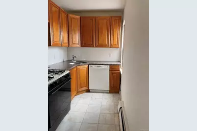 7 Bond #3J, Great Neck, NY 11021 - Photo 6