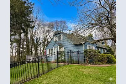 19 Nursery Road, Melville, NY 11747 - Photo 2