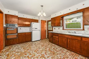 32 Chase Ave, White Plains, NY 10606 - Photo 10