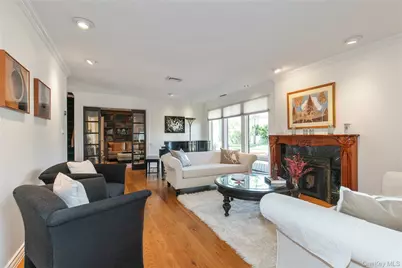 20 Old Farm Road, Great Neck, NY 11020 - Photo 6