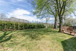20 Old Farm Rd, Great Neck, NY 11020 - Photo 26