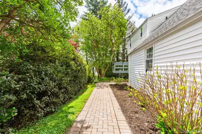 201 Clayton Road, Scarsdale, NY 10583 - Photo 28