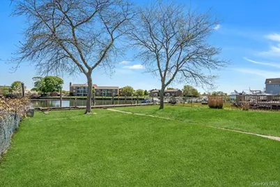 144 W Lake Drive, Lindenhurst, NY 11757 - Photo 22