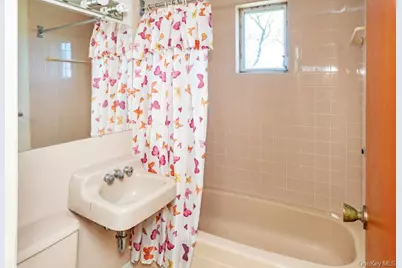 144 W Lake Drive, Lindenhurst, NY 11757 - Photo 10