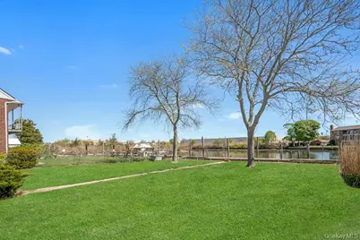 144 W Lake Drive, Lindenhurst, NY 11757 - Photo 24