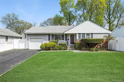 33 Lindbergh Avenue, Glen Cove, NY 11542 - Photo 1