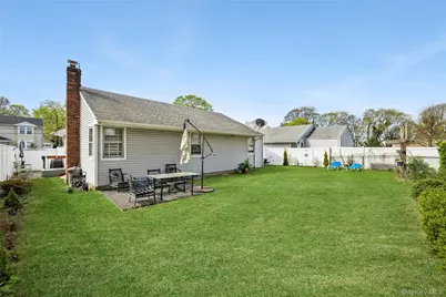 33 Lindbergh Avenue, Glen Cove, NY 11542 - Photo 14