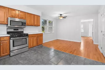 21 W Division Street, Greenwich, CT 06830 - Photo 8