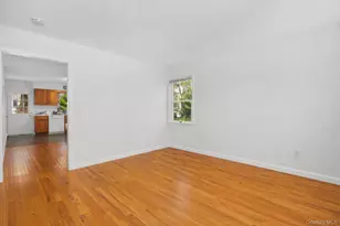 21 W Division St, Greenwich, CT 06830 - Photo 2