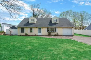 112 Rosemont Ave, Farmingville, NY 11738 - Photo 2