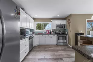 112 Rosemont Ave, Farmingville, NY 11738 - Photo 6