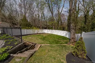 18 Pilgrim Dr, Port Jefferson, NY 11777 - Photo 36
