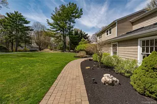 18 Pilgrim Dr, Port Jefferson, NY 11777 - Photo 4