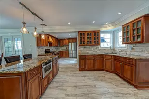 18 Pilgrim Dr, Port Jefferson, NY 11777 - Photo 14