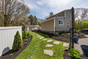 18 Pilgrim Dr, Port Jefferson, NY 11777 - Photo 38