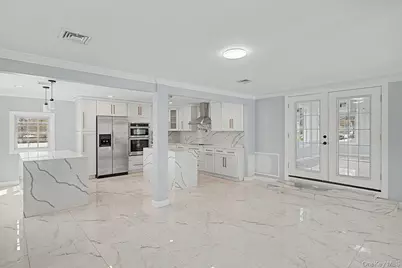 478 Mayflower Avenue, Brentwood, NY 11717 - Photo 6