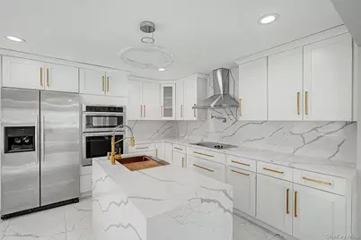 478 Mayflower Avenue, Brentwood, NY 11717 - Photo 8